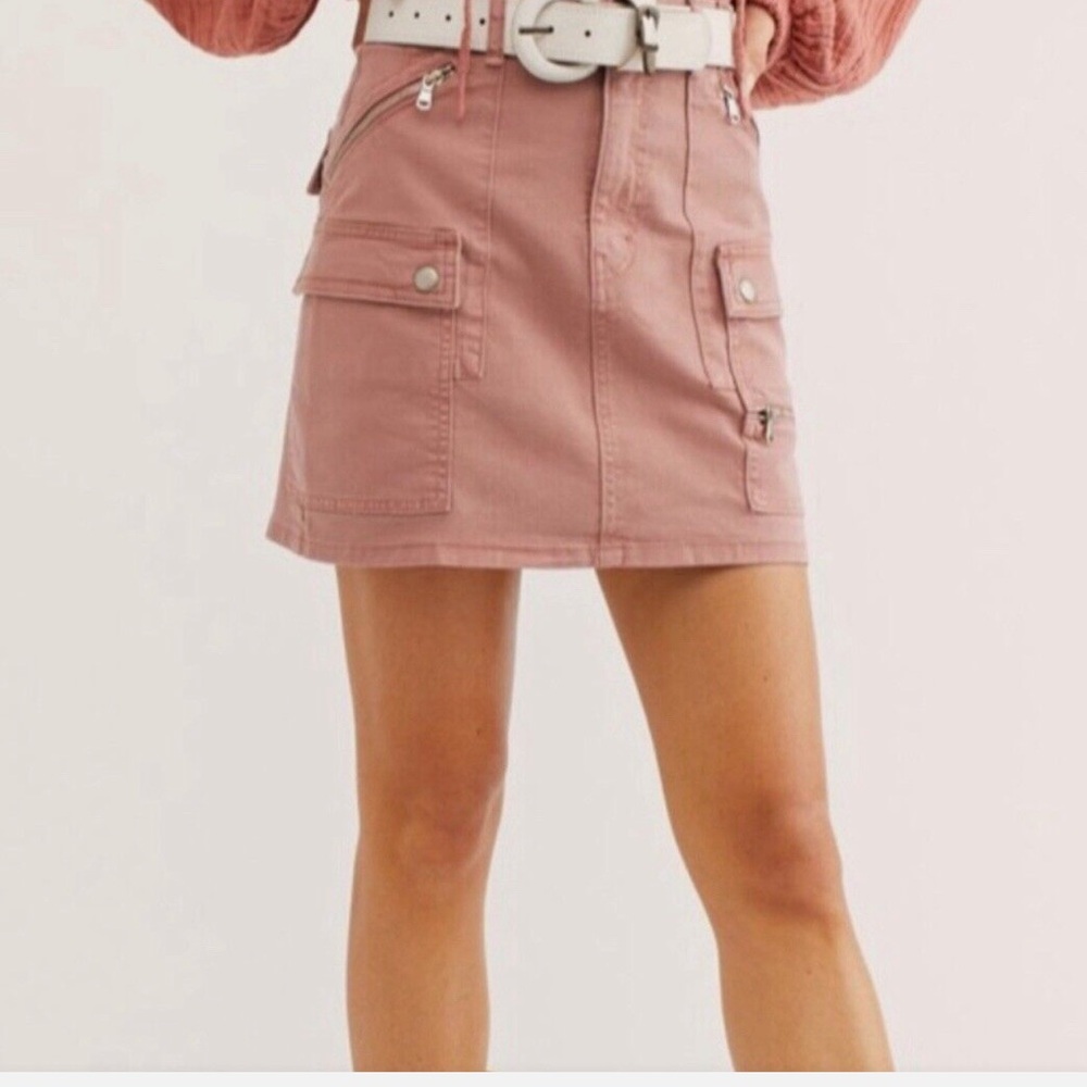 Free People mauve mini cargo skirt - size 28 - Picture 2 of 5